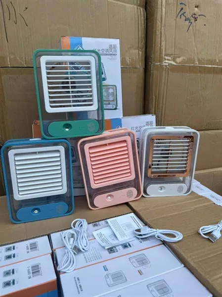QUẠT MINI FAN PHUN SƯƠNG D899